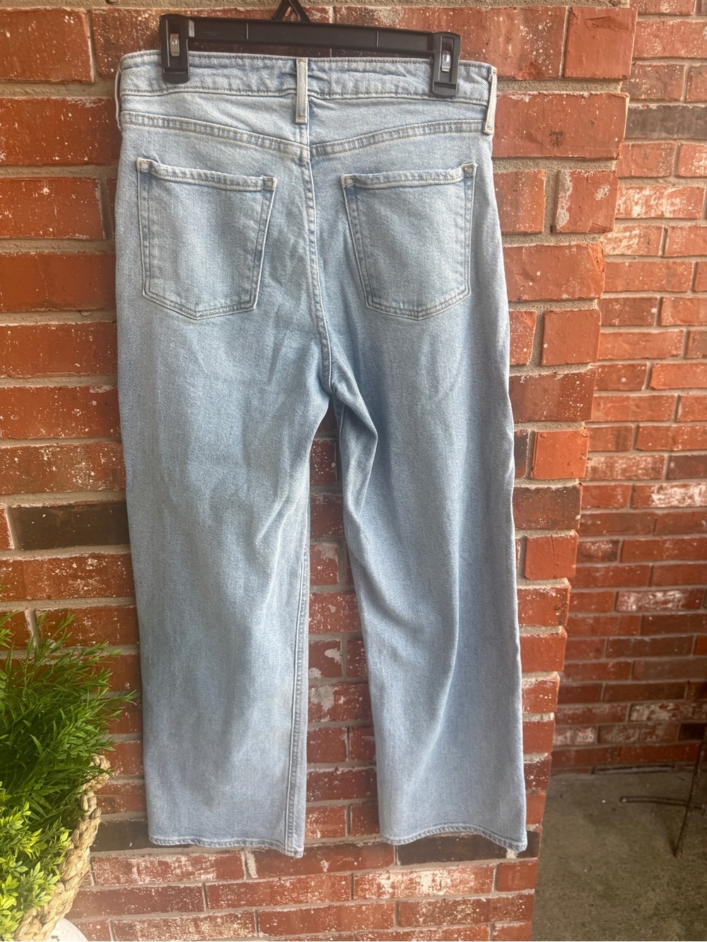 Old Navy Light Wash Extra High-Rise Sky-Hi Wide Leg Jeans - Picture 2 of 6